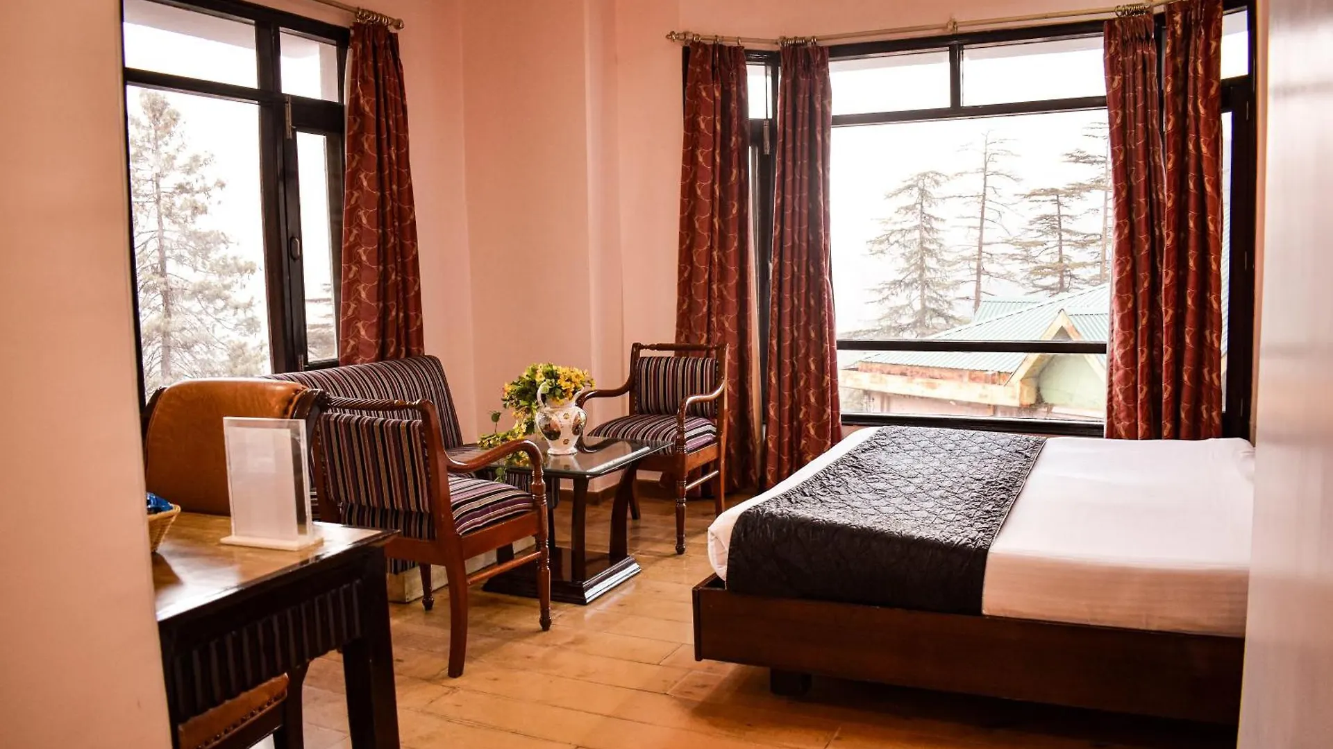 ***  Hotel Marc Simlá India